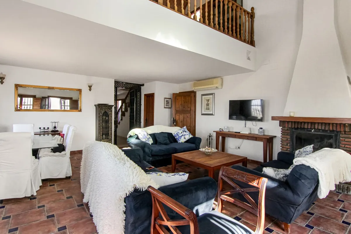 f601a689-c36f-4c41-ad35-5f9770f90649