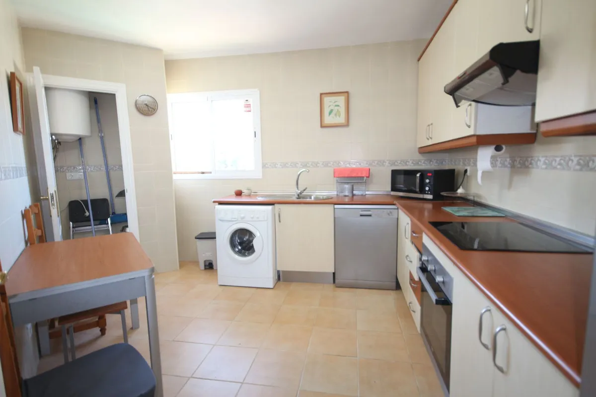 e9953c43-6ba1-4e81-aedc-975b2e63b6c1