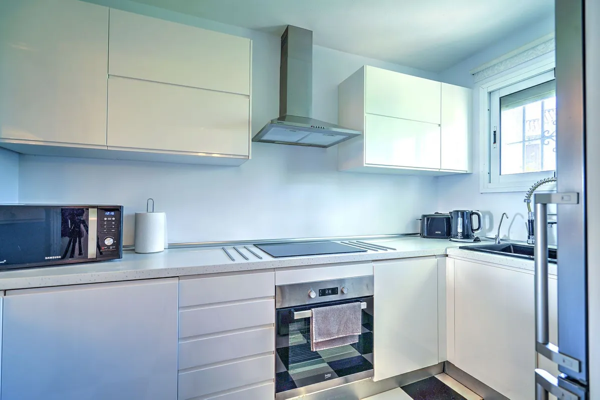 b9430f05-10a2-4f4c-934c-29d267381061