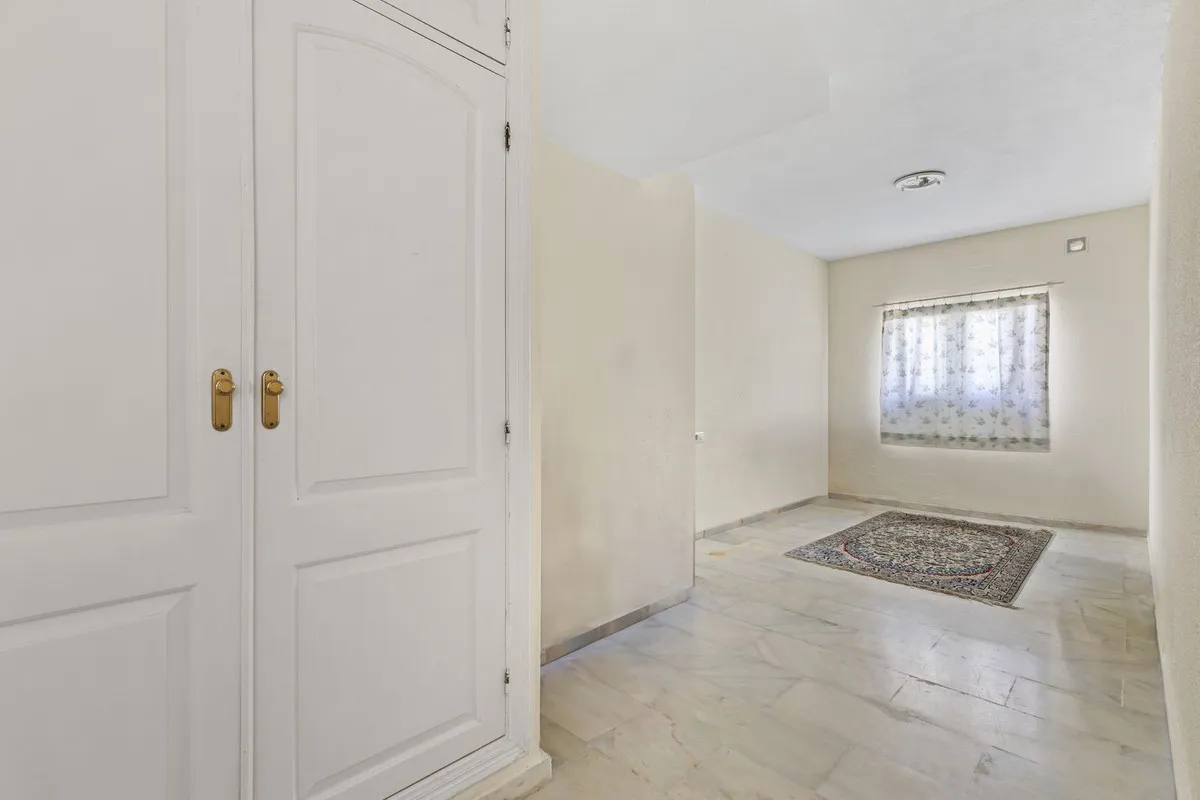 373e5c4e-1c89-461b-9fd6-e73f4d58e512