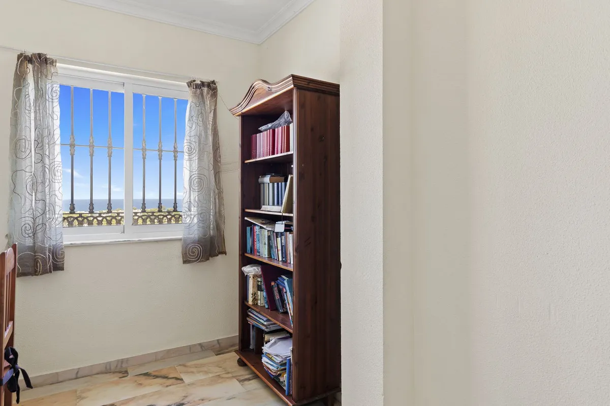 7b965555-edfd-40a5-8ff4-547b3ad3c1dd