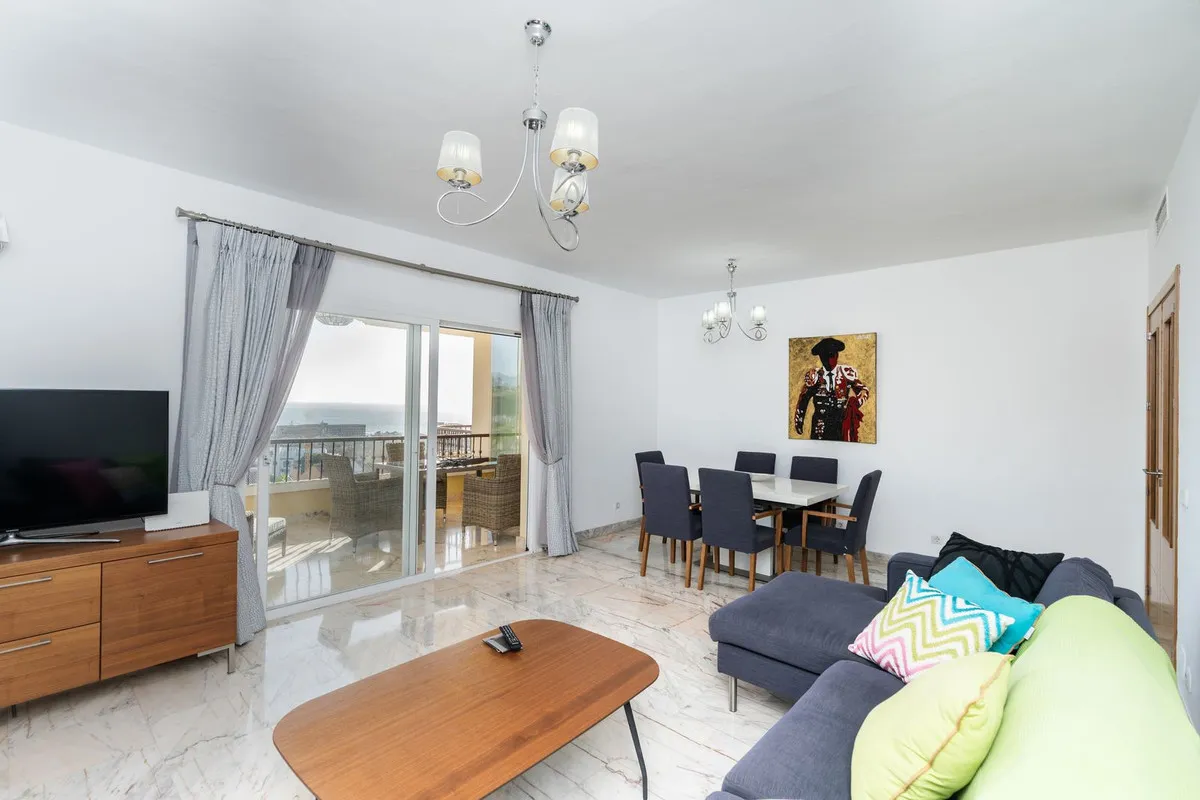 8dfec9bc-bd47-48a9-93c7-7bbcaeb09482