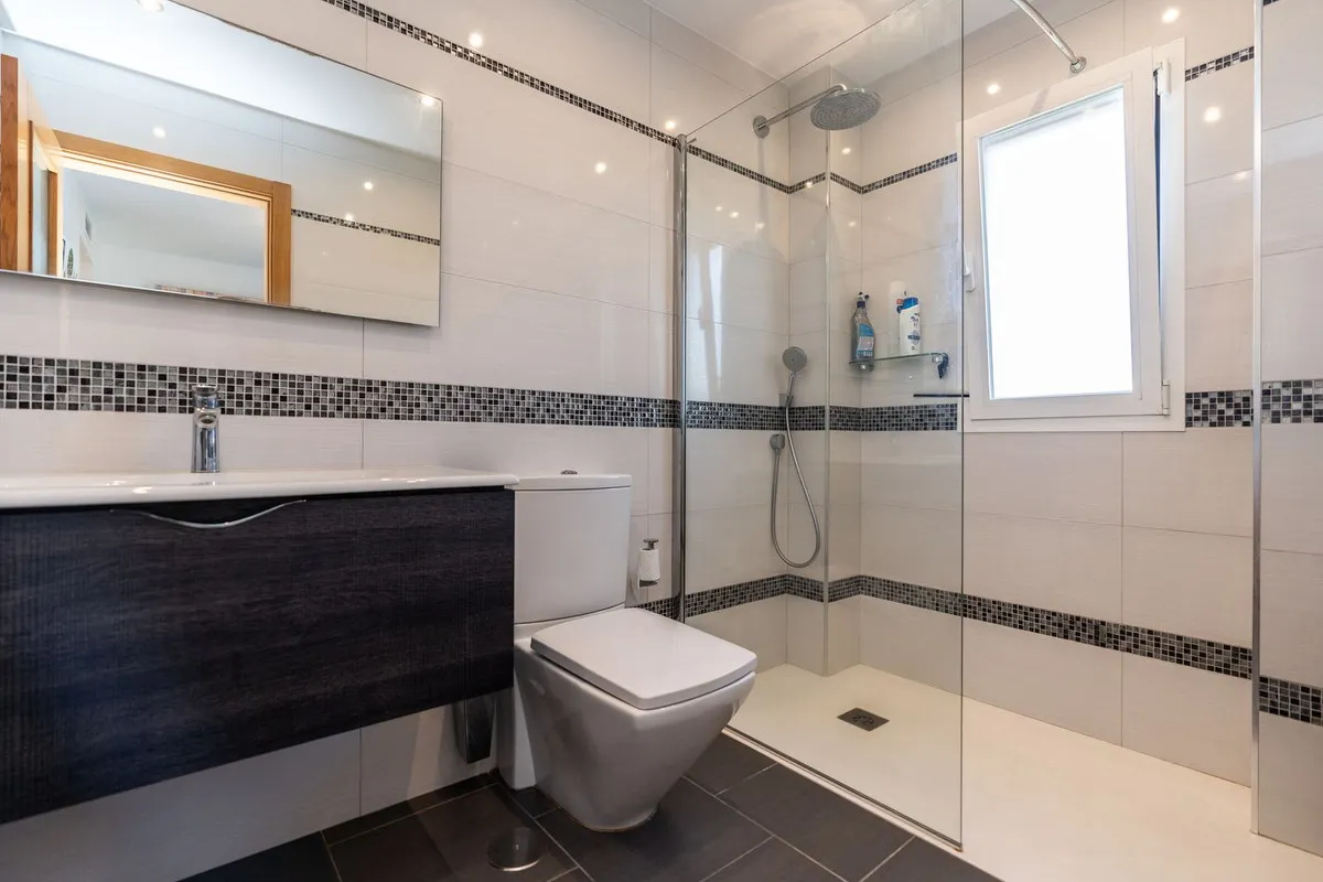 8ecac915-f590-4e3f-aba0-4166905dc4b5