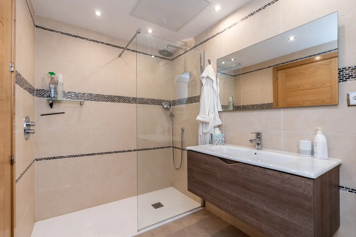 adf6ad43-2fc0-4ec1-b5c2-9d82c1a19923