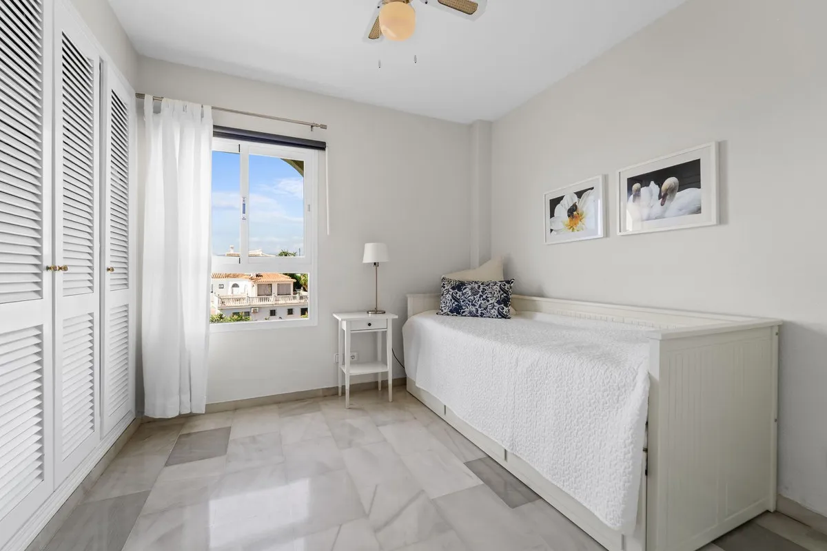 33fa7ca2-4926-47b6-8ed1-896ff2ca88f5