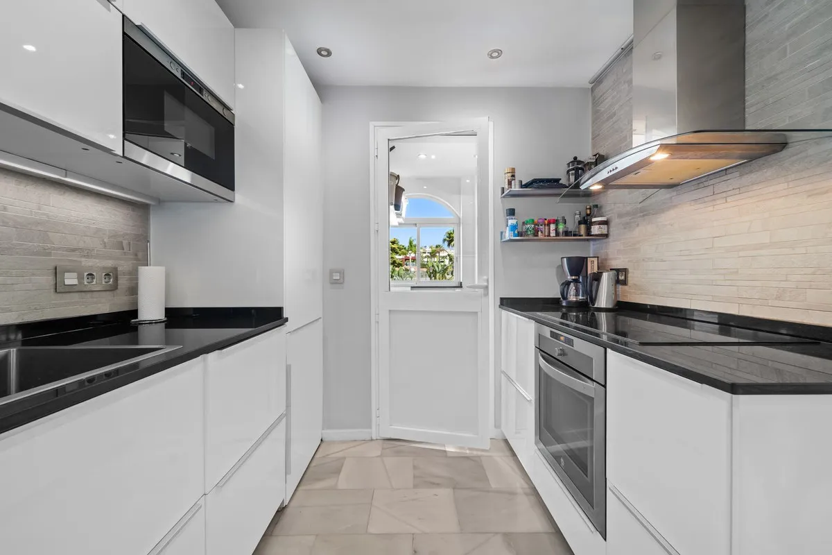 8a8a938e-4ac2-4434-a84d-e835267b4412