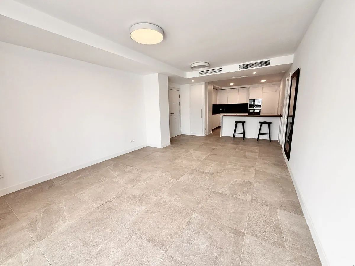 6a66b904-8904-4c8d-8eae-60050c1a4743