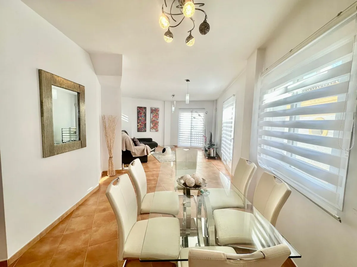 928db1c4-fcef-40e8-979a-d832612ab015