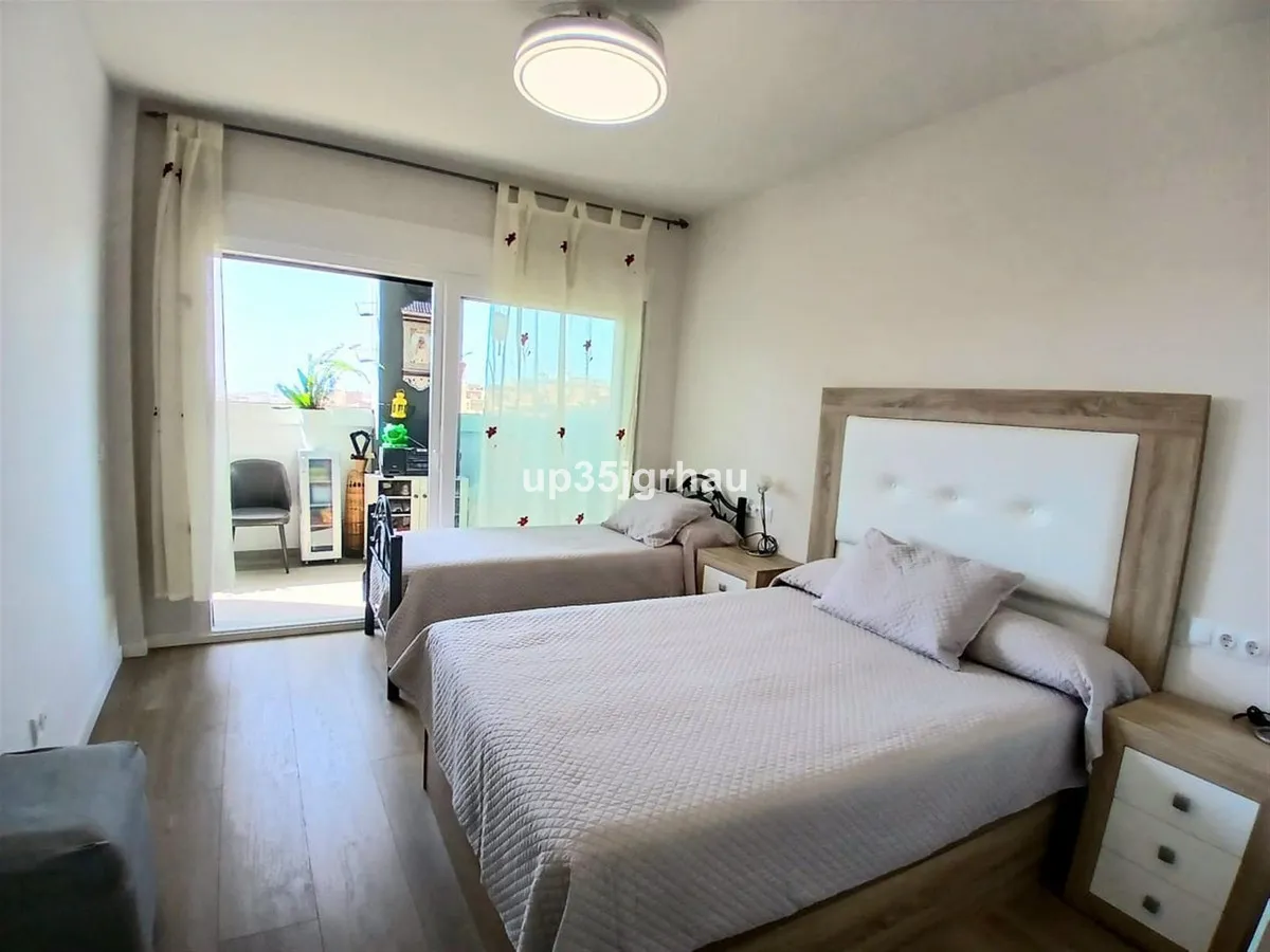 d9a25519-e78e-4d4e-bcaa-3574034ee6b5