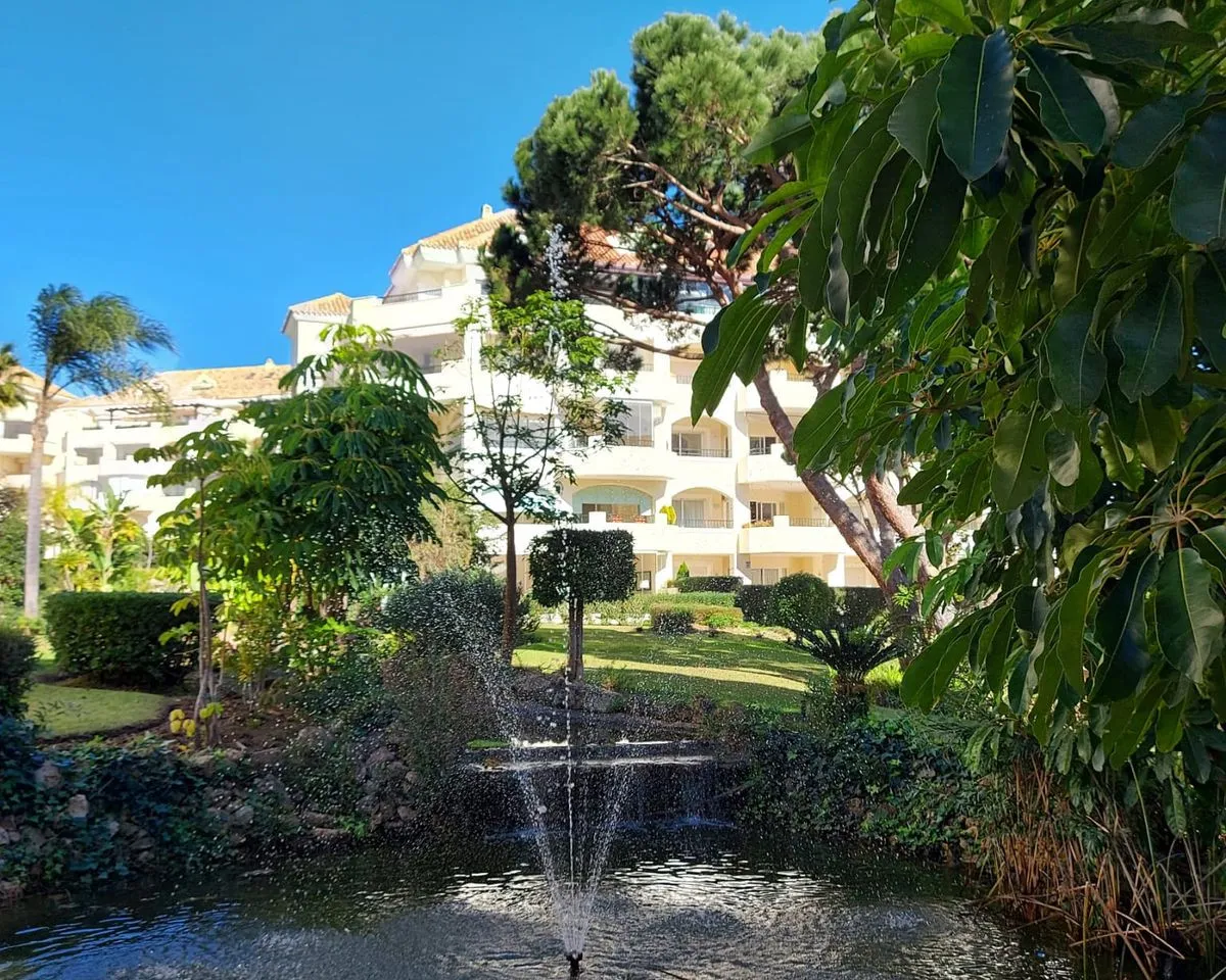 1b185438-3a81-4e40-b45d-9e2c13bfd0c4