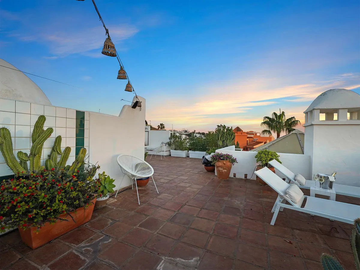 b70b08eb-9224-44ca-96be-4aec8cb94e22