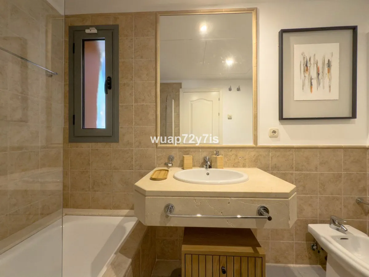 b4e09cf9-ad10-4acd-9f19-c14ac7fe8c58