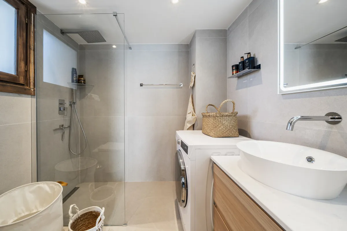 343faa03-cc23-4a3f-8995-fc08c628281e