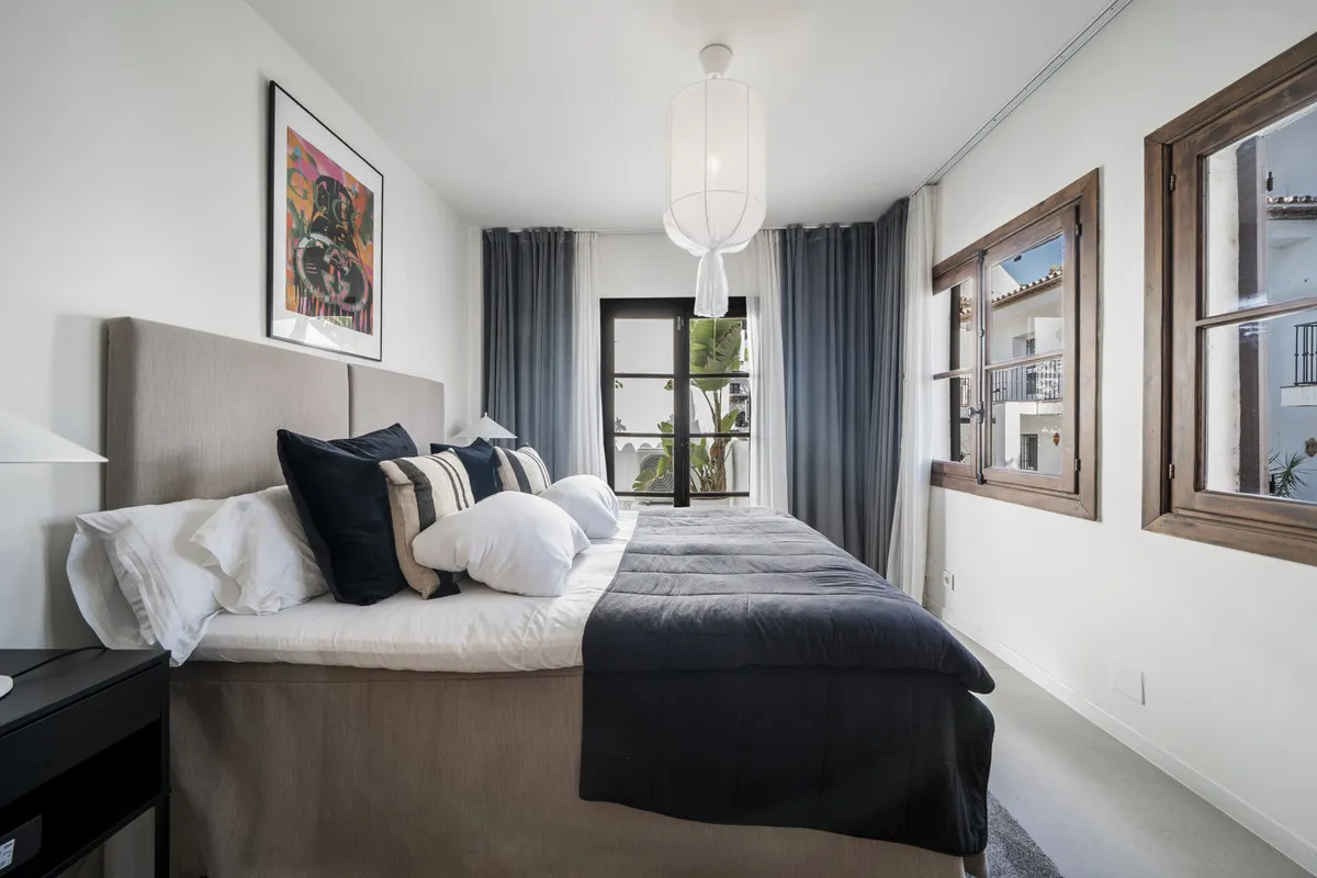 b42070ce-49d6-4dc4-9172-ea5f63a5d551