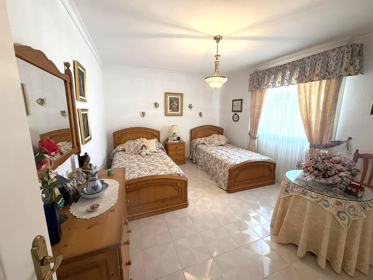 50d035cb-f1bd-45e4-b29f-8a95d583fd77