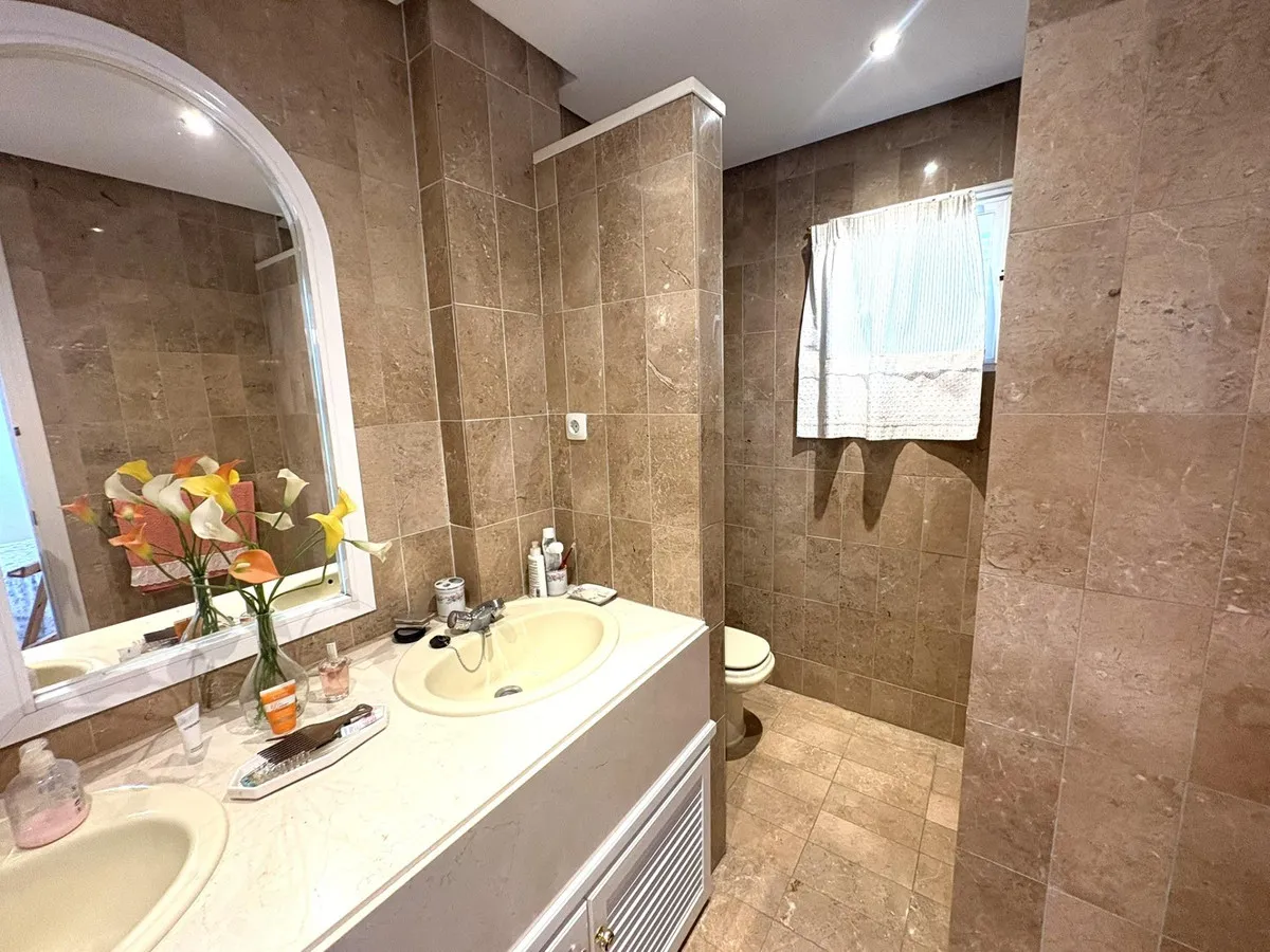 ba916ece-e0e1-4994-8bc2-e4a680782886