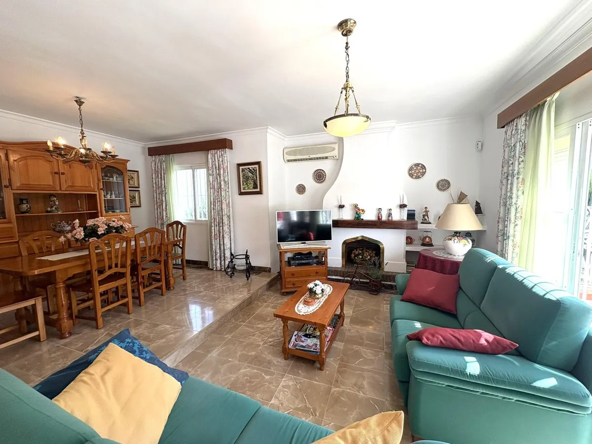 e8e7044d-6fed-43f3-972c-78ef9ae8e43b