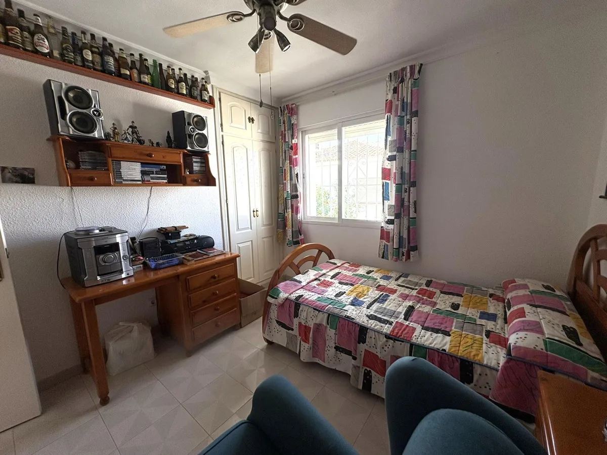 fd20ff30-a5aa-40fd-afb6-91f31f38d2f3