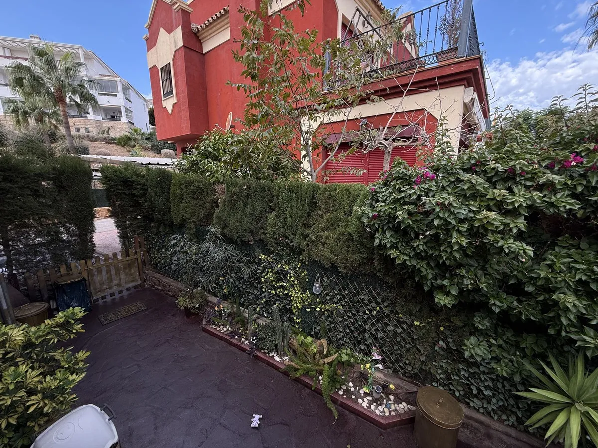 ba73fe79-e2c8-4eea-be85-911a1490ac9b