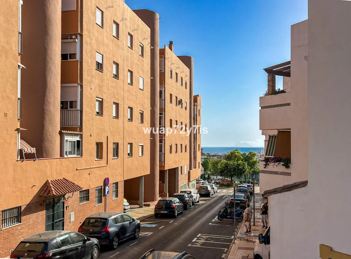 2ebab002-e151-4856-8e06-1e35d6f5f953