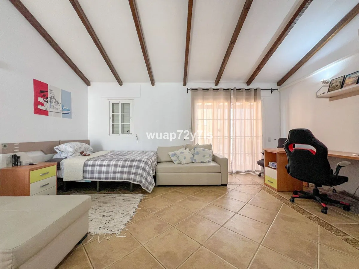 f3c2e0ea-ecf3-450d-9304-03368591e772