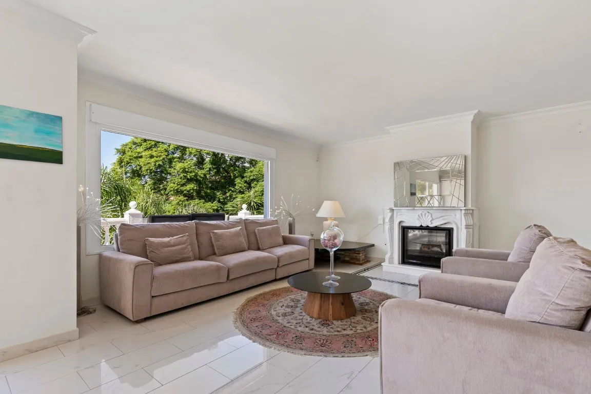 2e20a743-0179-4f0c-a8a8-8efc1ee93049