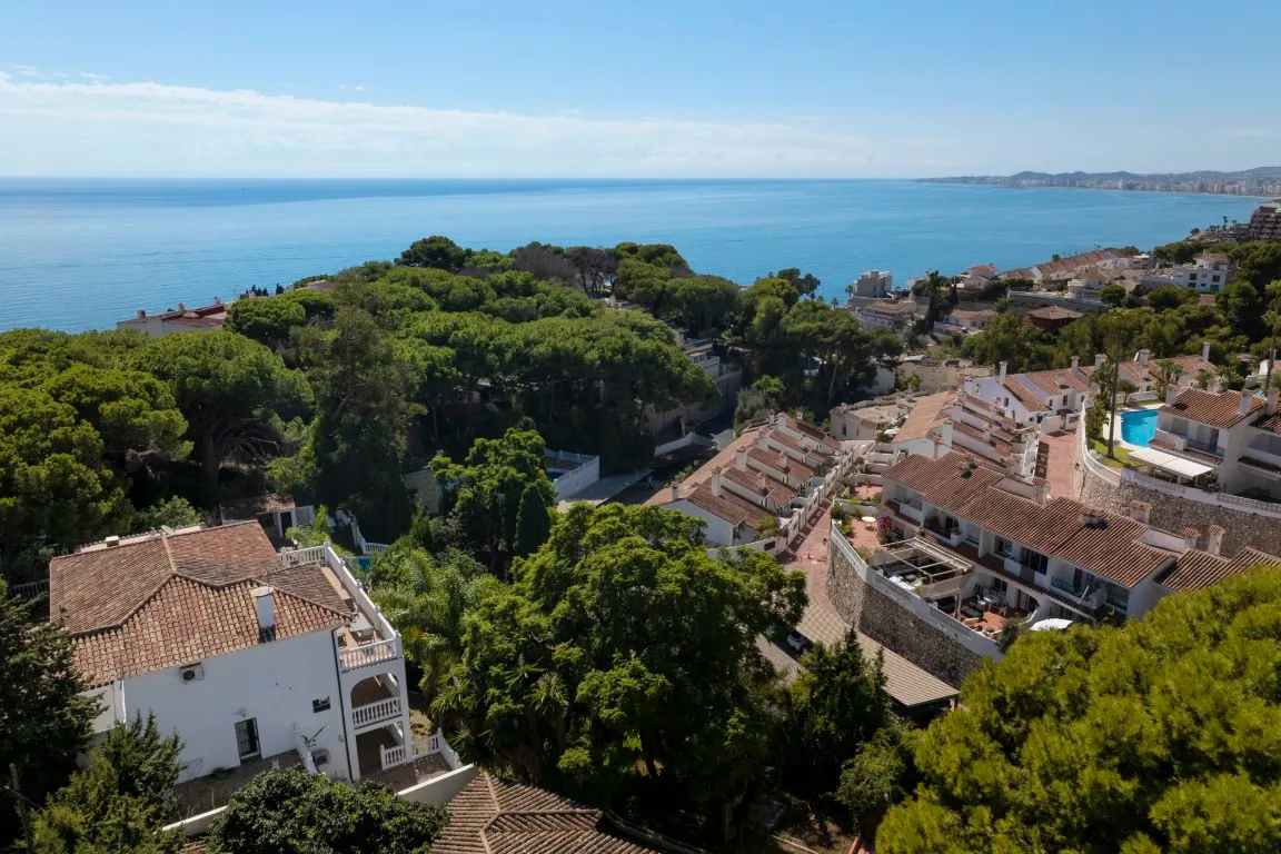 7b87326b-dbf0-4ff0-ac4d-e803940ab4fa