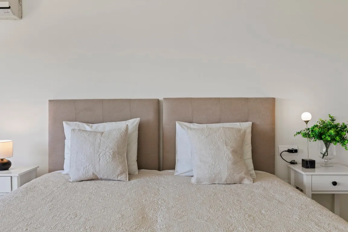 b882b4ed-5e31-44b9-8a4a-18f92b5d4a0b