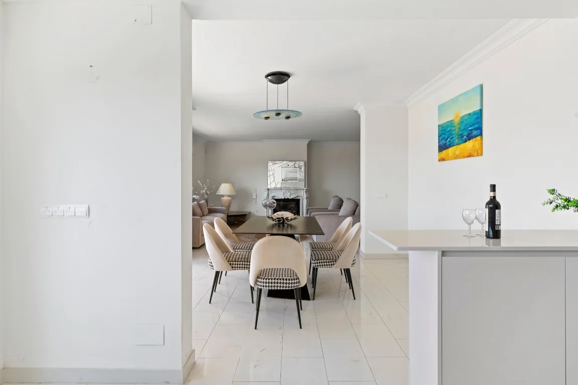 f0dbbd18-0eb9-4d14-9e9a-93ffd80c0c34