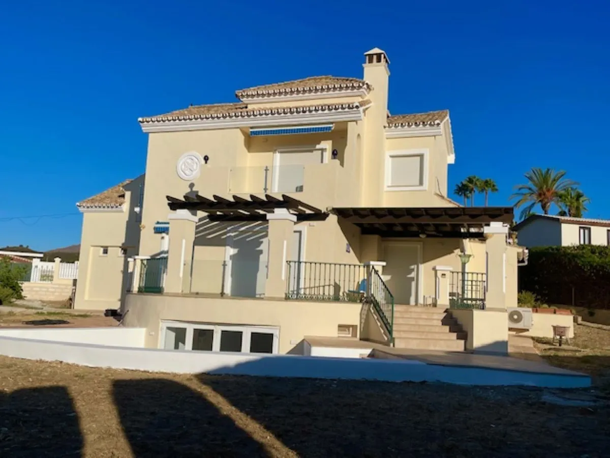 2b1f3bfb-8765-40e5-8741-e6888a48ce7f