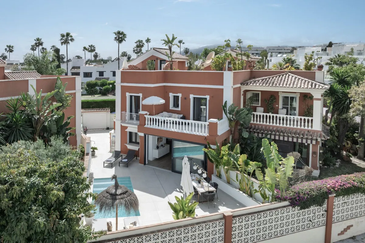 12284ddf-b254-4acf-a781-ebc2661f11c0