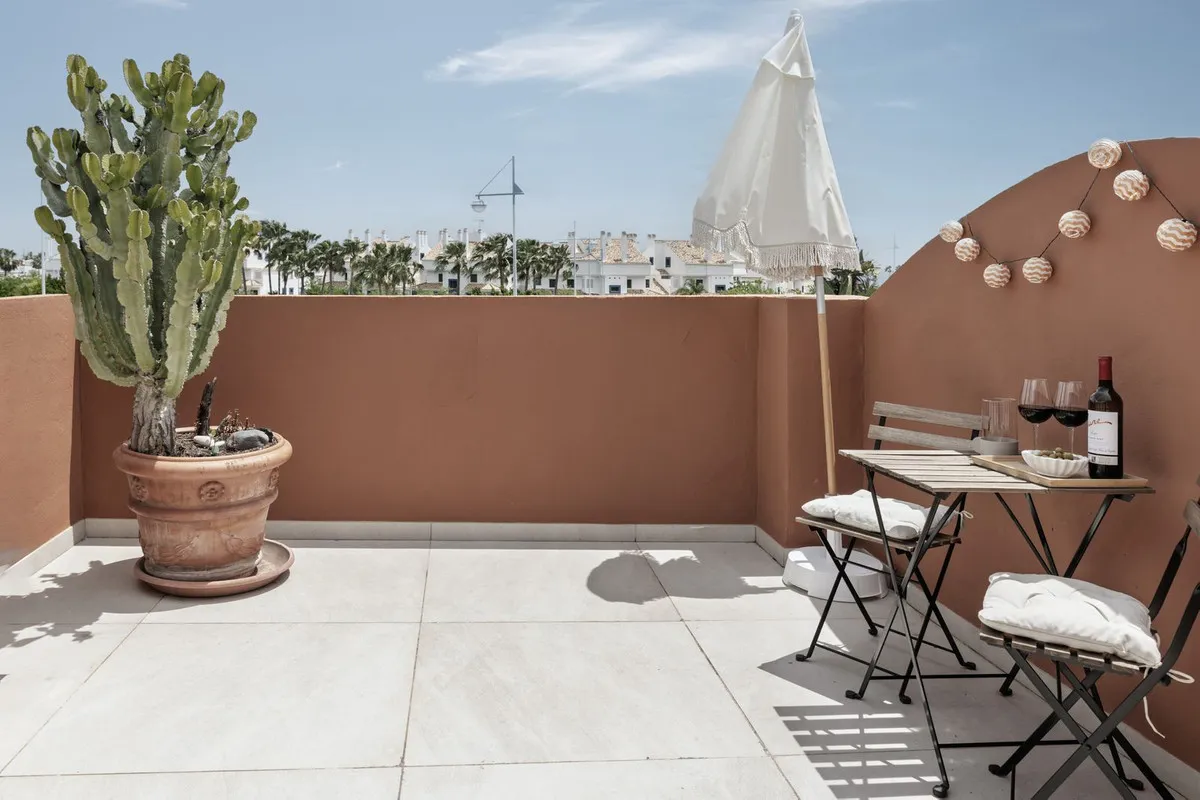 24257827-af0d-41b8-b1da-104b40998512