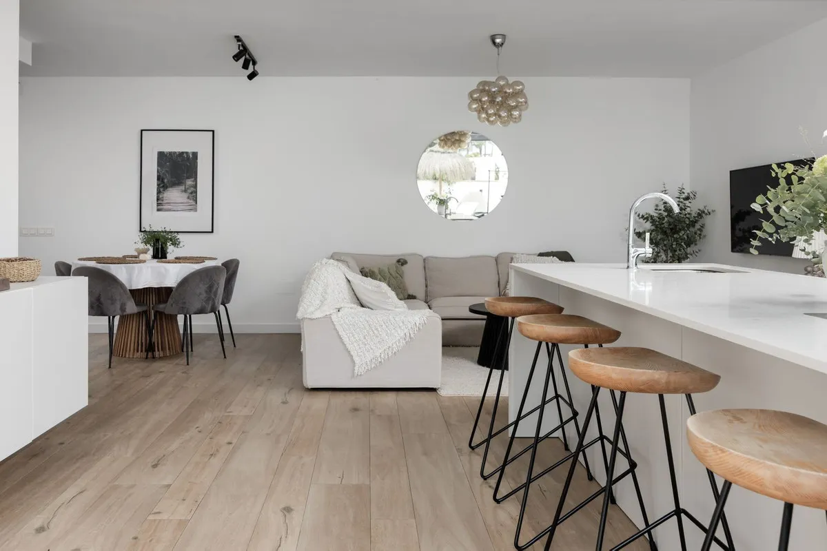 e18a3bfc-b582-438f-bf01-2012a6af6bf8