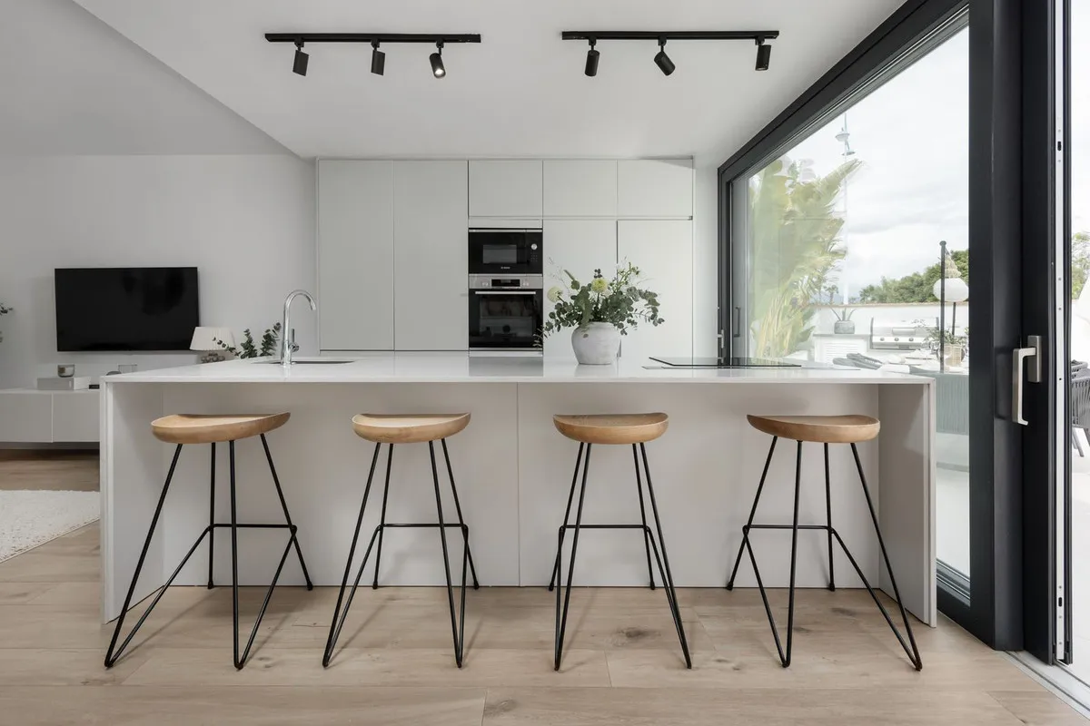 e22f89d8-3259-4bb4-a569-9268f257c170