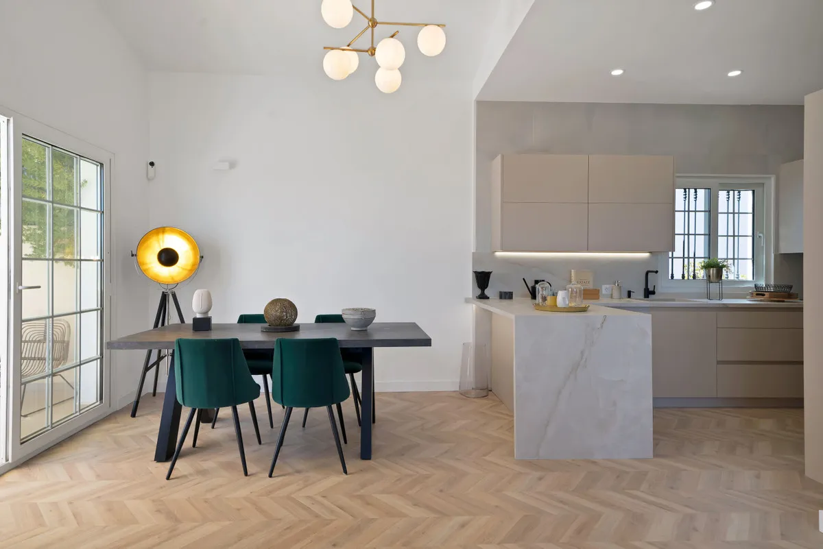 a54c08ff-2660-4f70-90e0-d720e73d1188