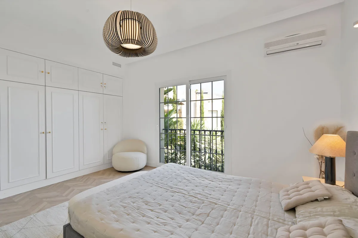 ba448d6e-2a60-4e36-b269-070e1b824776