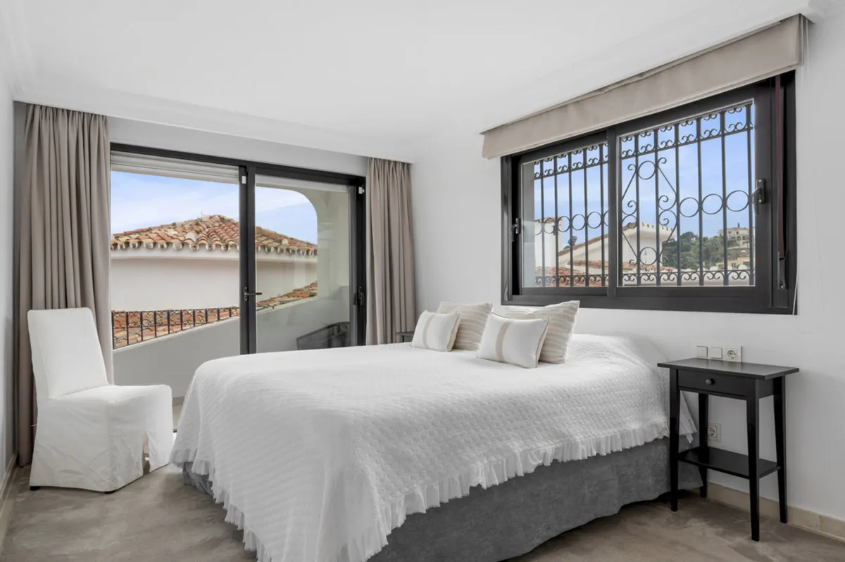 4cf590f3-8fb6-46e8-ba3f-076cceae3e50