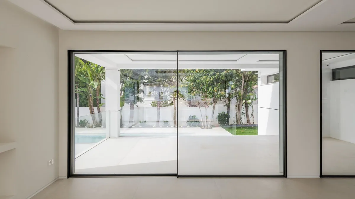 2adffc11-d3f4-4cdc-b602-1901180e0eb5