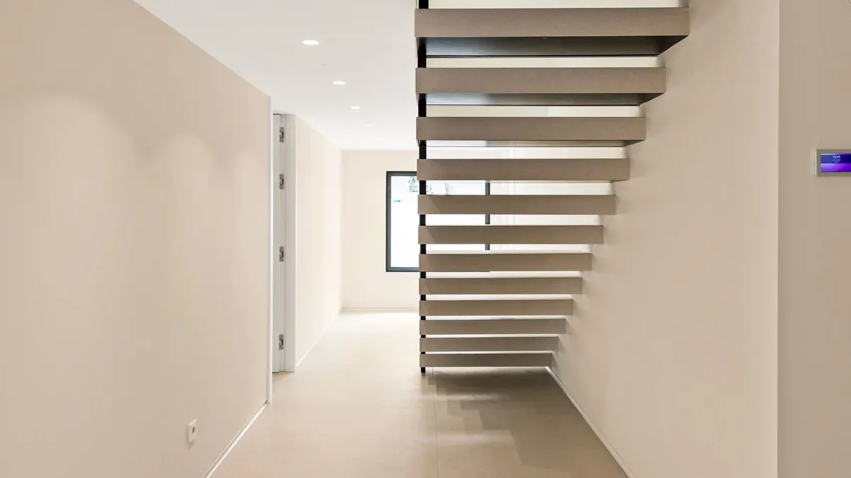 3c051211-016f-47b0-913d-71b1cfd360b6