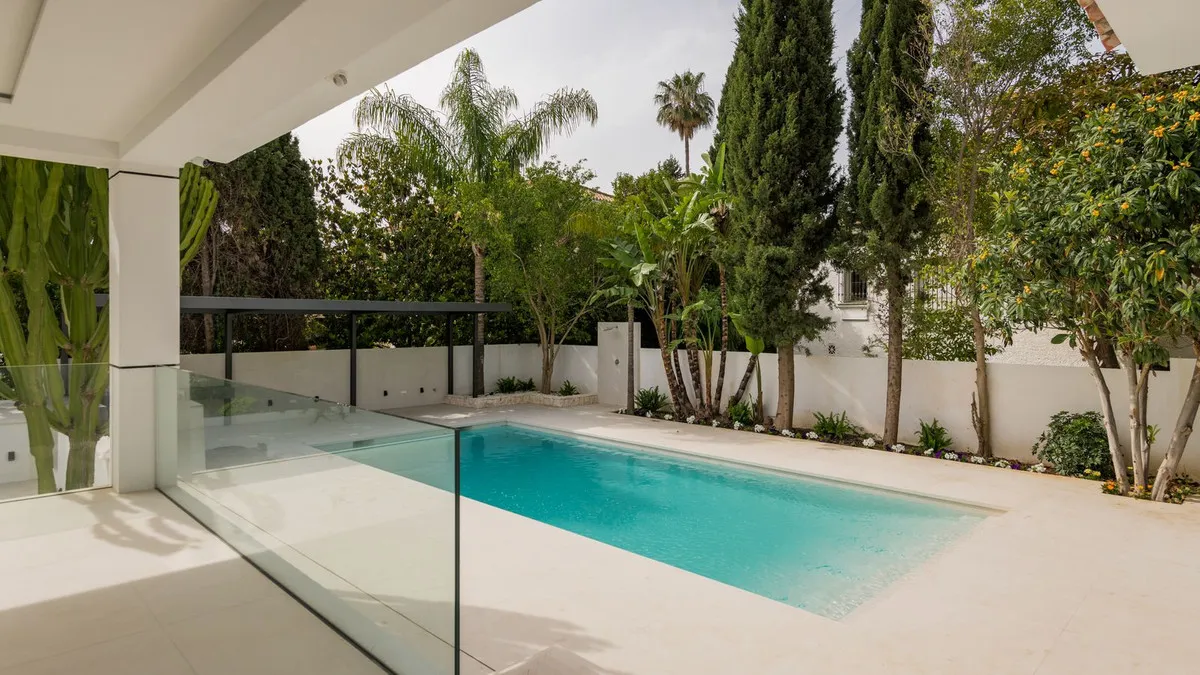 ad8215db-6d35-496a-bad5-16144ff561a0