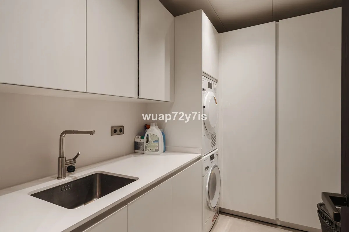 0e436290-f62b-4ee0-8b08-f6b327e272f4