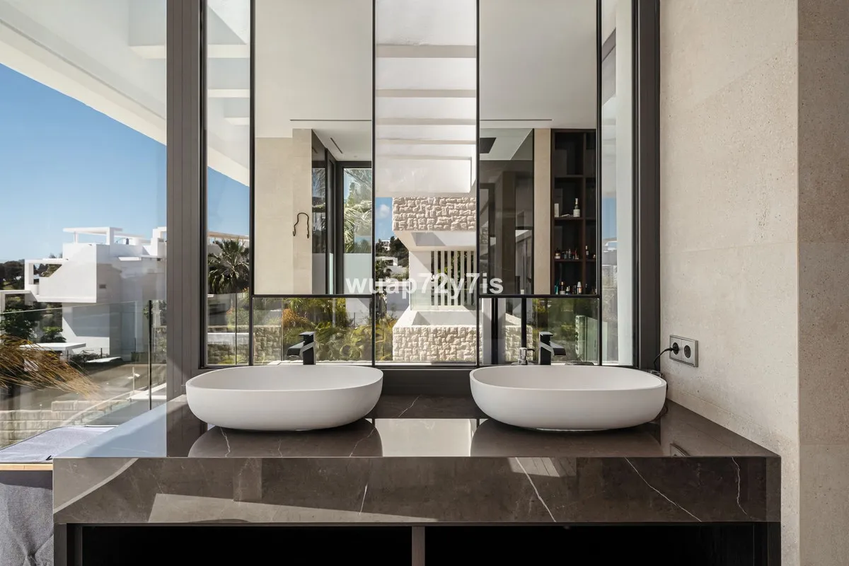 152d5c79-6484-43d4-8e99-1d81b4142aad