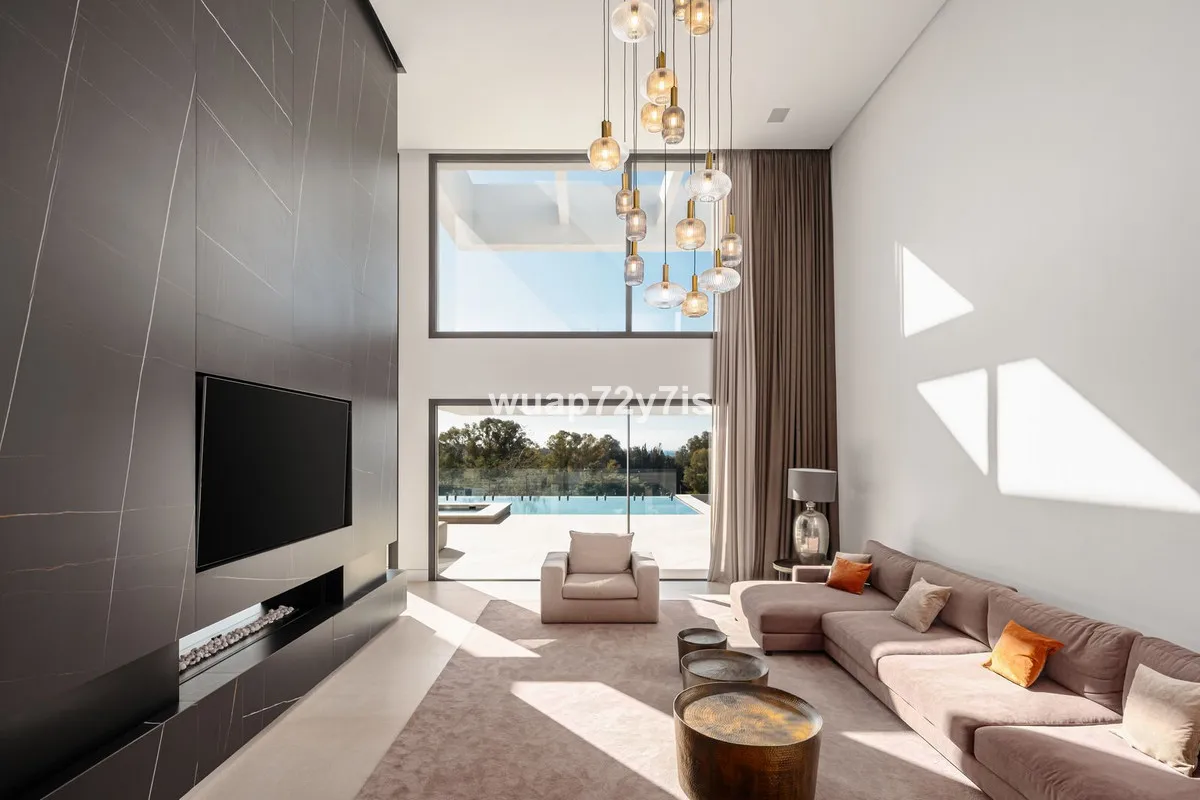 6f0e442c-acb7-4746-8843-9c8b1a912375