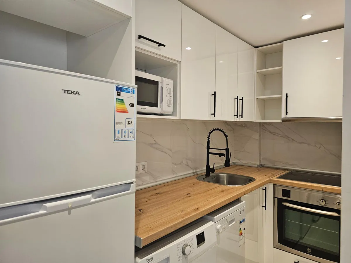 a882e386-f3b8-442d-80e4-2e7d8b7e5f0c