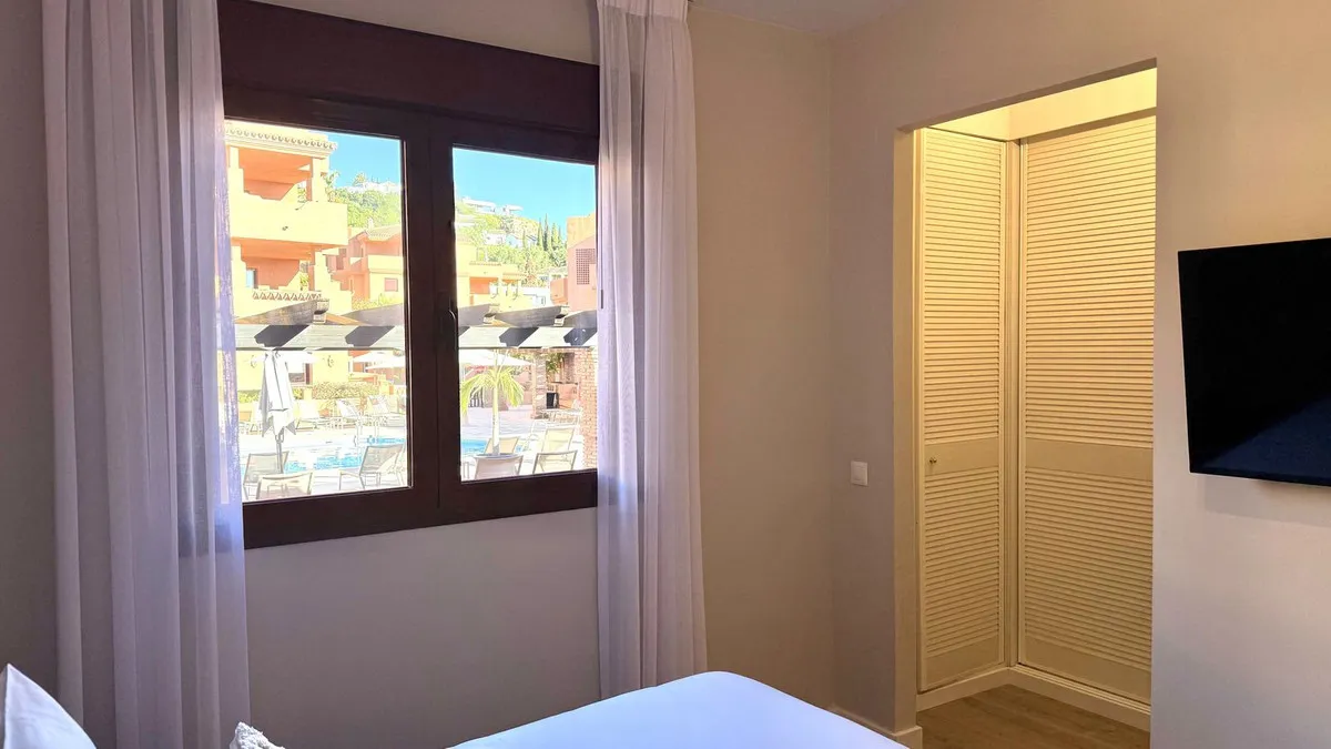 8de1b9b3-4c8e-47cc-b469-1d1edb4d5ac9