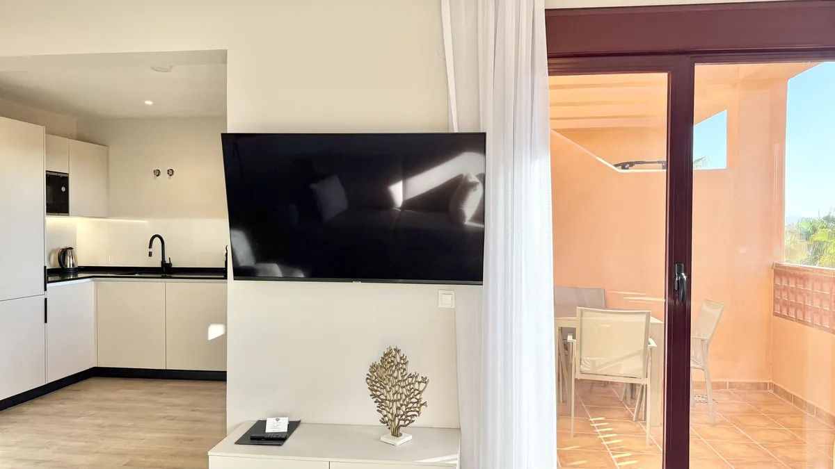 e7412232-ebc2-438a-afc5-752024964cad