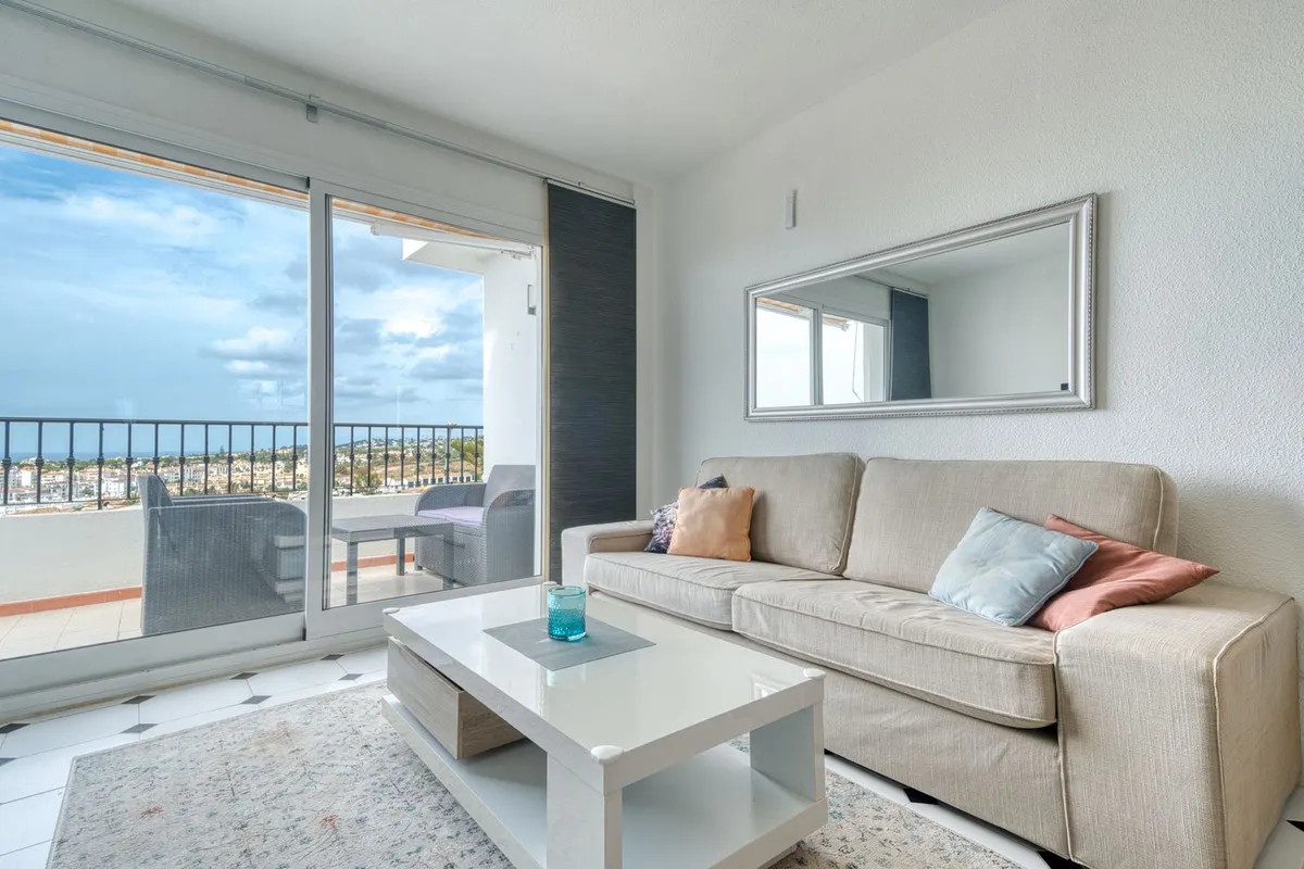 d7373685-8877-46ba-936c-0ecf6a9e81e3