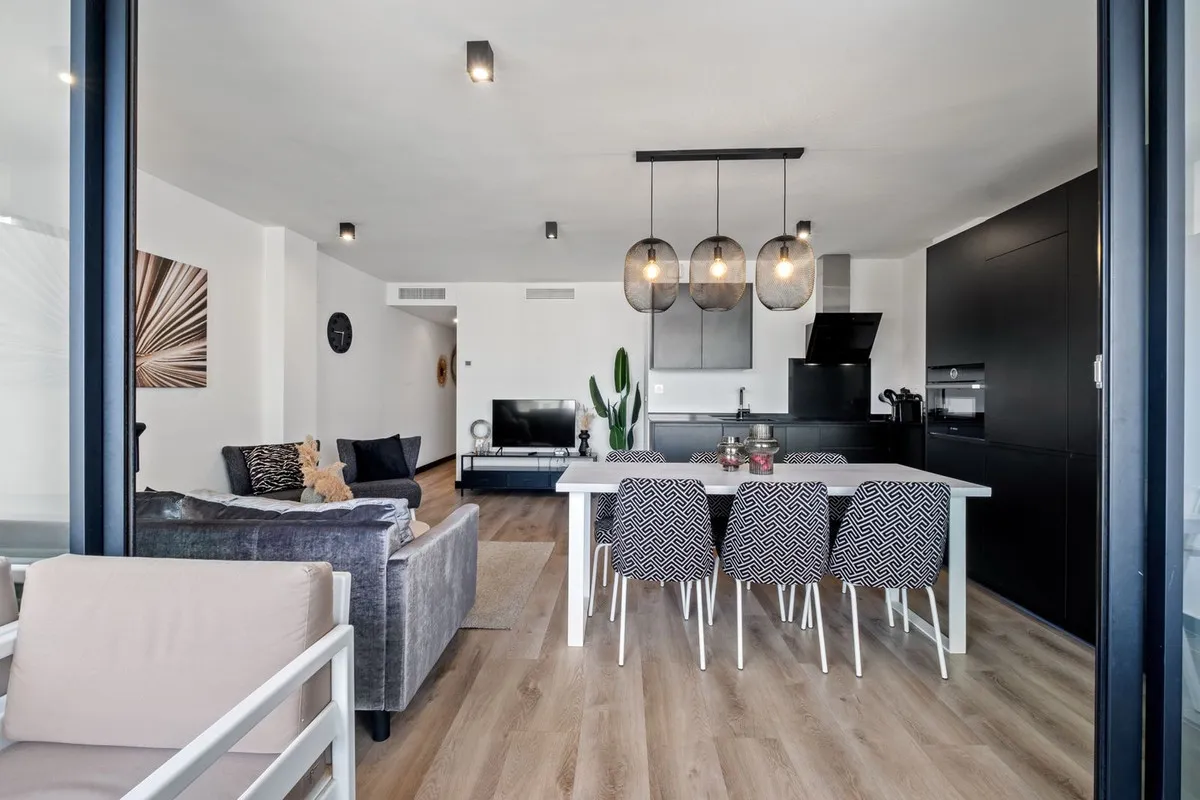 09aa638f-6dd7-4b18-a382-bbee3c4c21cd