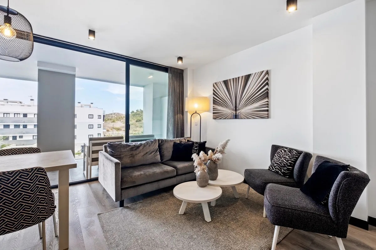 b668148e-5380-4404-8c41-8a849f37a8b0