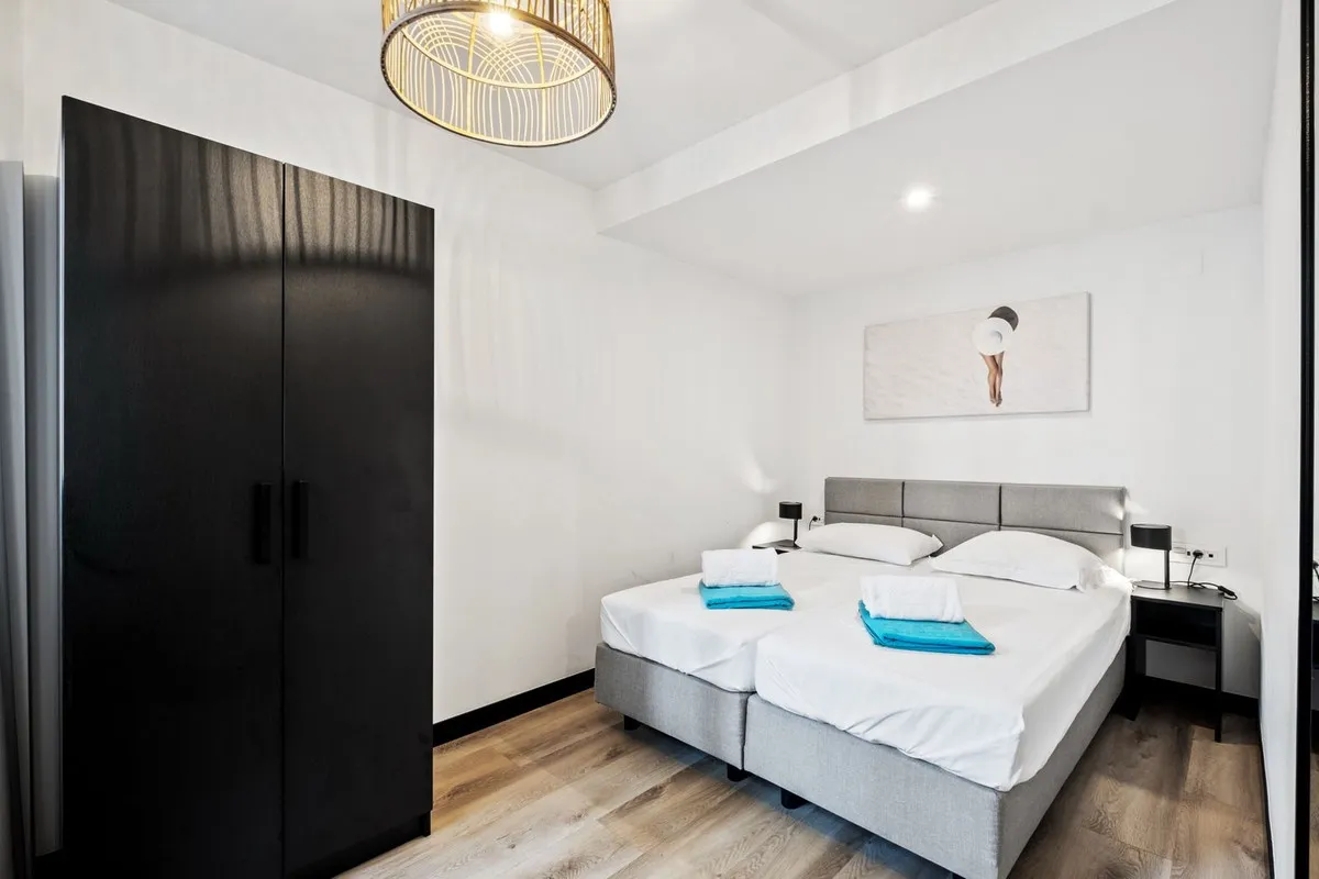 df9825d1-bb7d-42ad-aca4-ec07057895fa